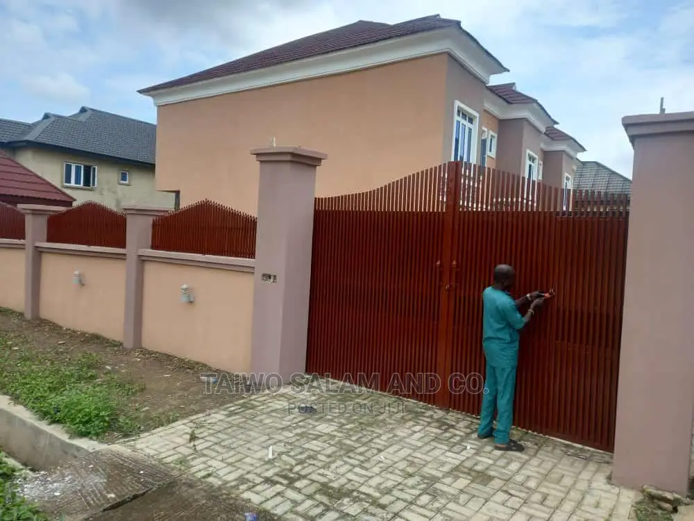 4bdrm Duplex in Akobo for Sale
