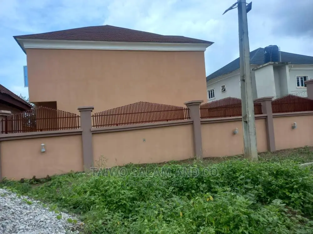4bdrm Duplex in Akobo for Sale