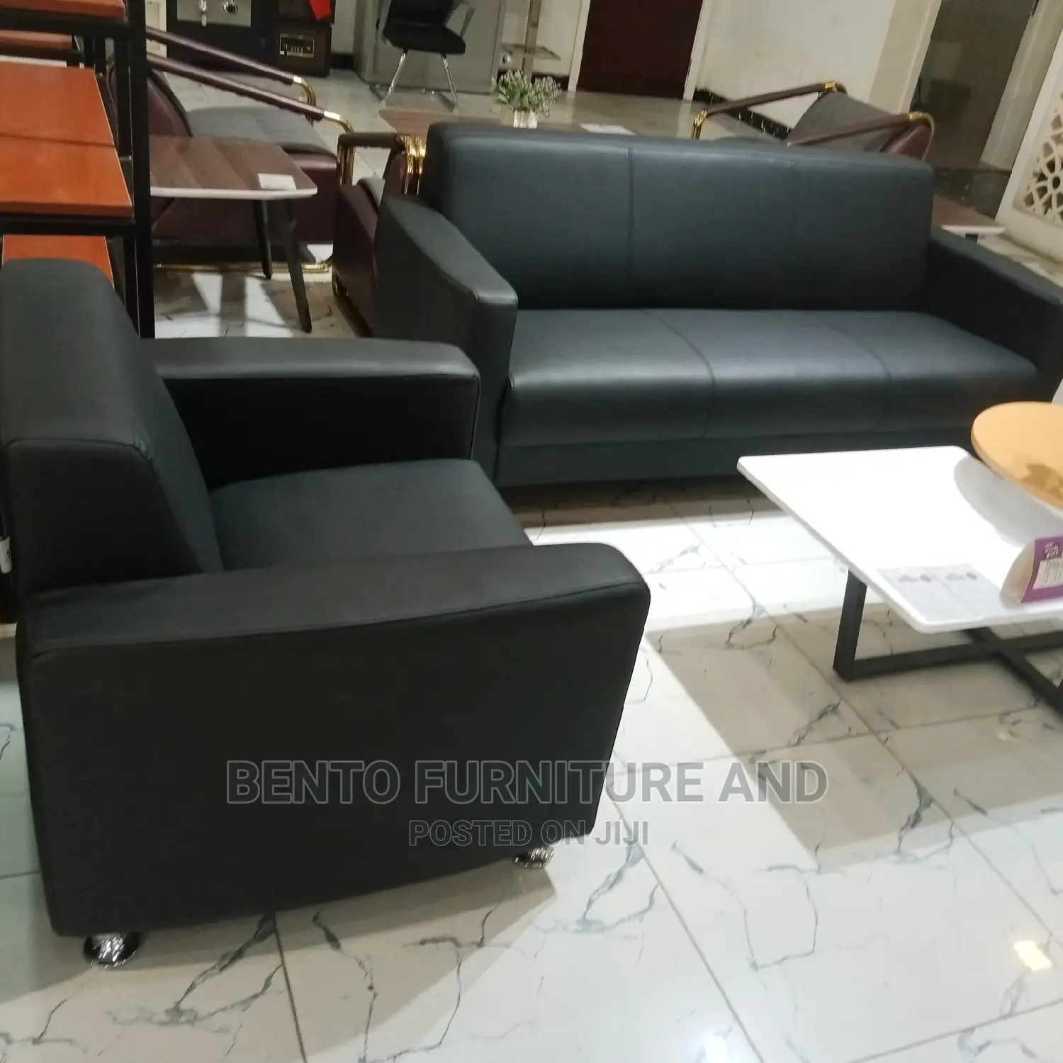 Quality 5 Seater Living Room Leather Sofa Chair.