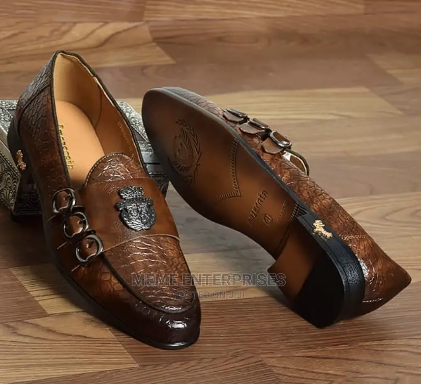 Men Cooperate Shoe