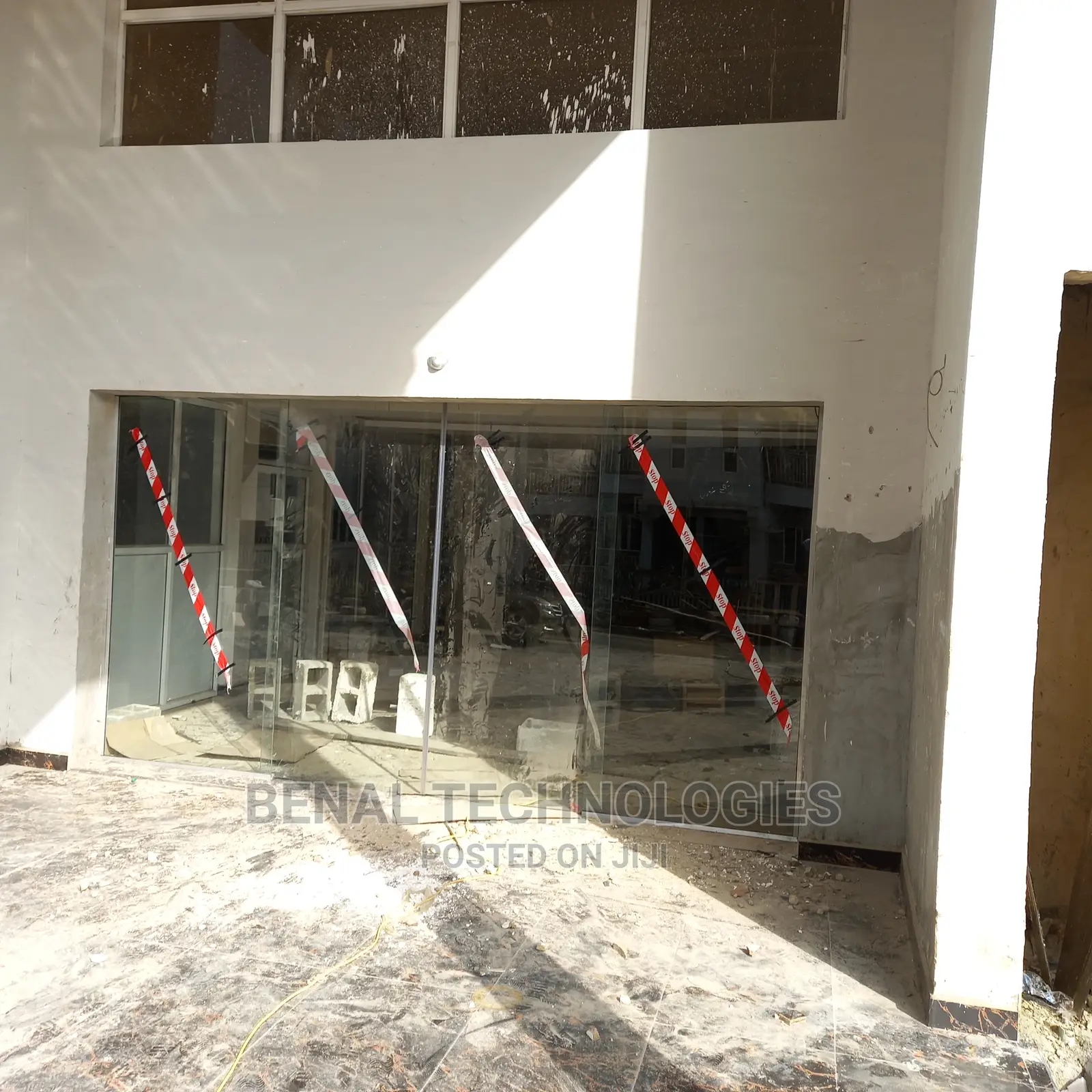 Authentic Glass Auto Door in Ife
