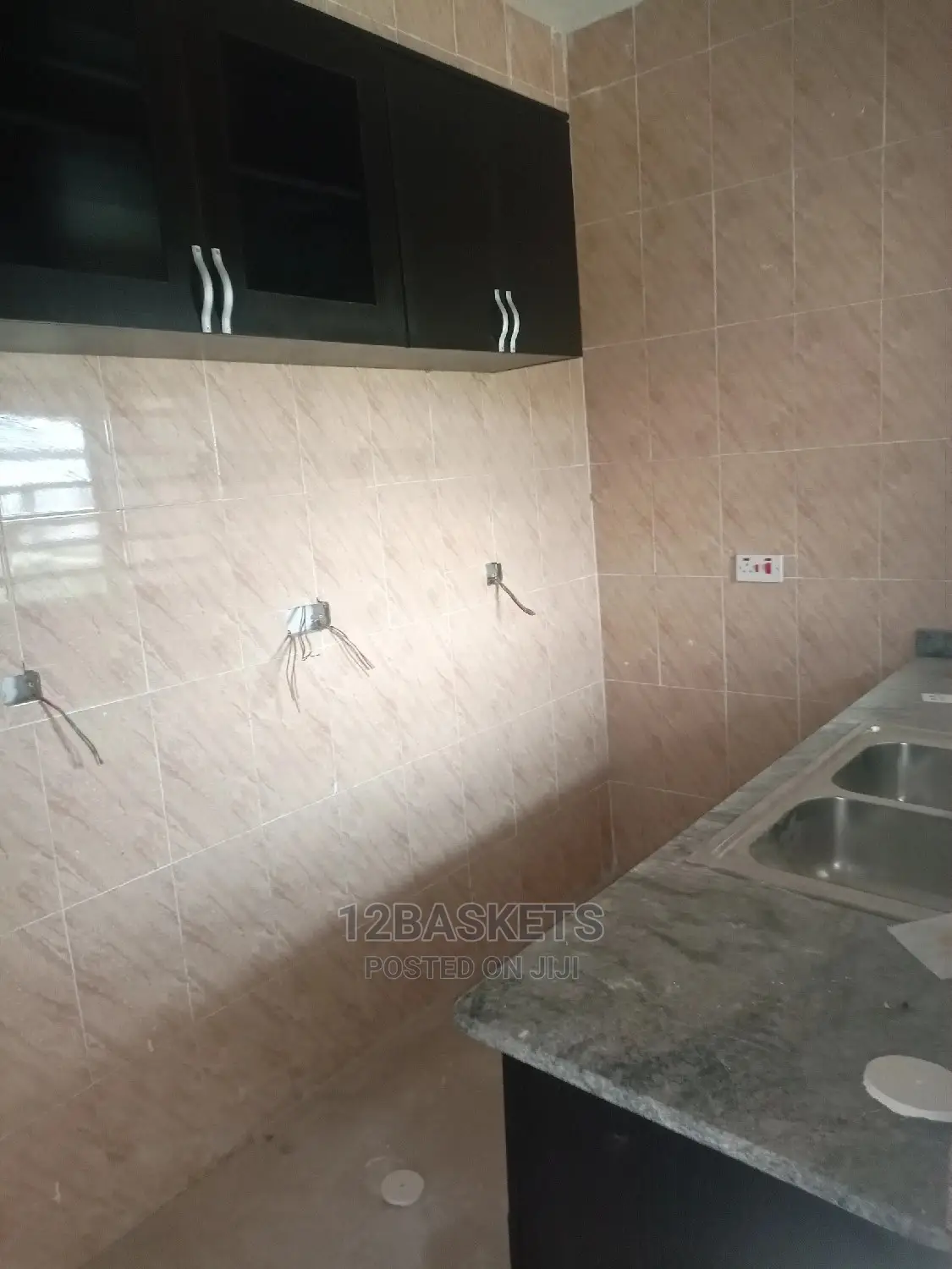 Furnished 2bdrm Block of Flats in Cele Bus Stop,, Obafemi-Owode