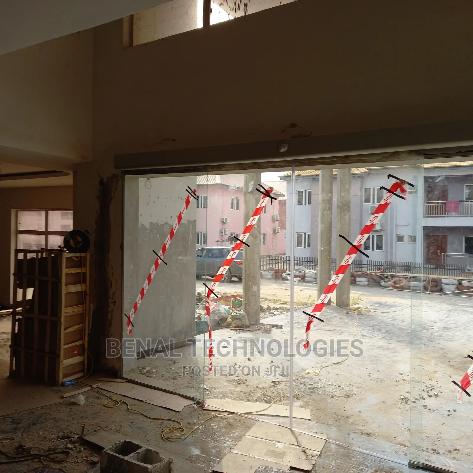 Top Grade Auto Entrance Door in Iji/Itaogbolu