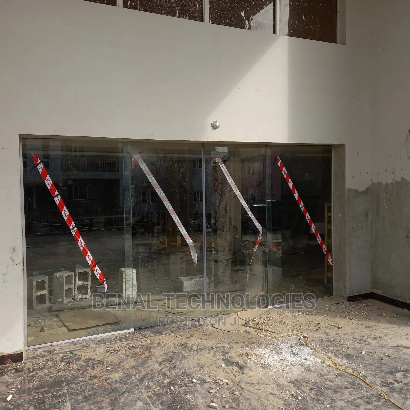 Authentic Glass Auto Door in Iji/Itaogbolu