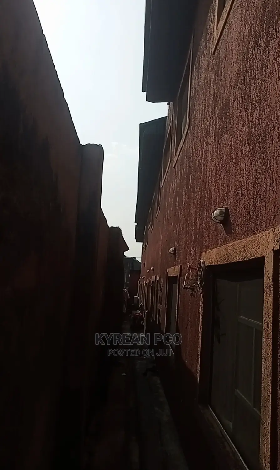 1bdrm Block of Flats in Eyita Estate, Ikorodu Garage for sale