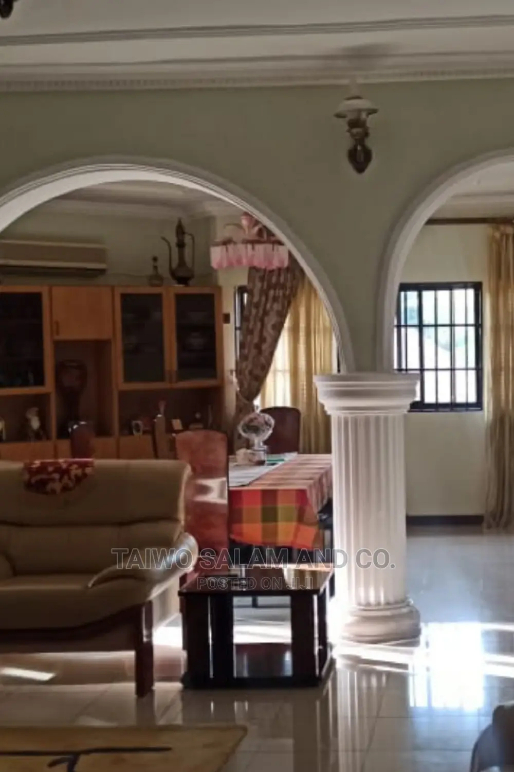 4bdrm Bungalow in Dugbe (Onireke) for Sale