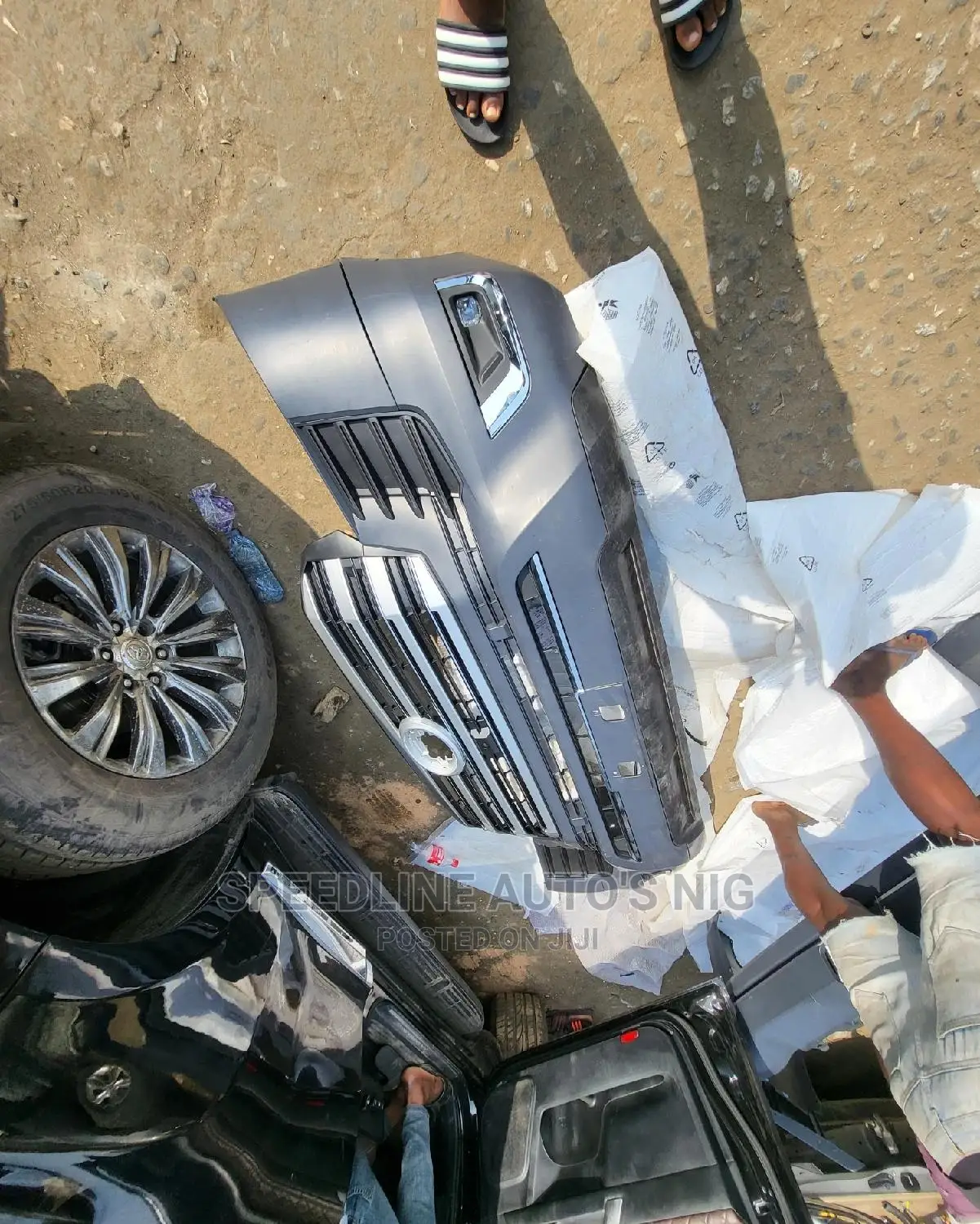 Complete Front Bumper Toyota Land Cruiser 2022/2023 Model