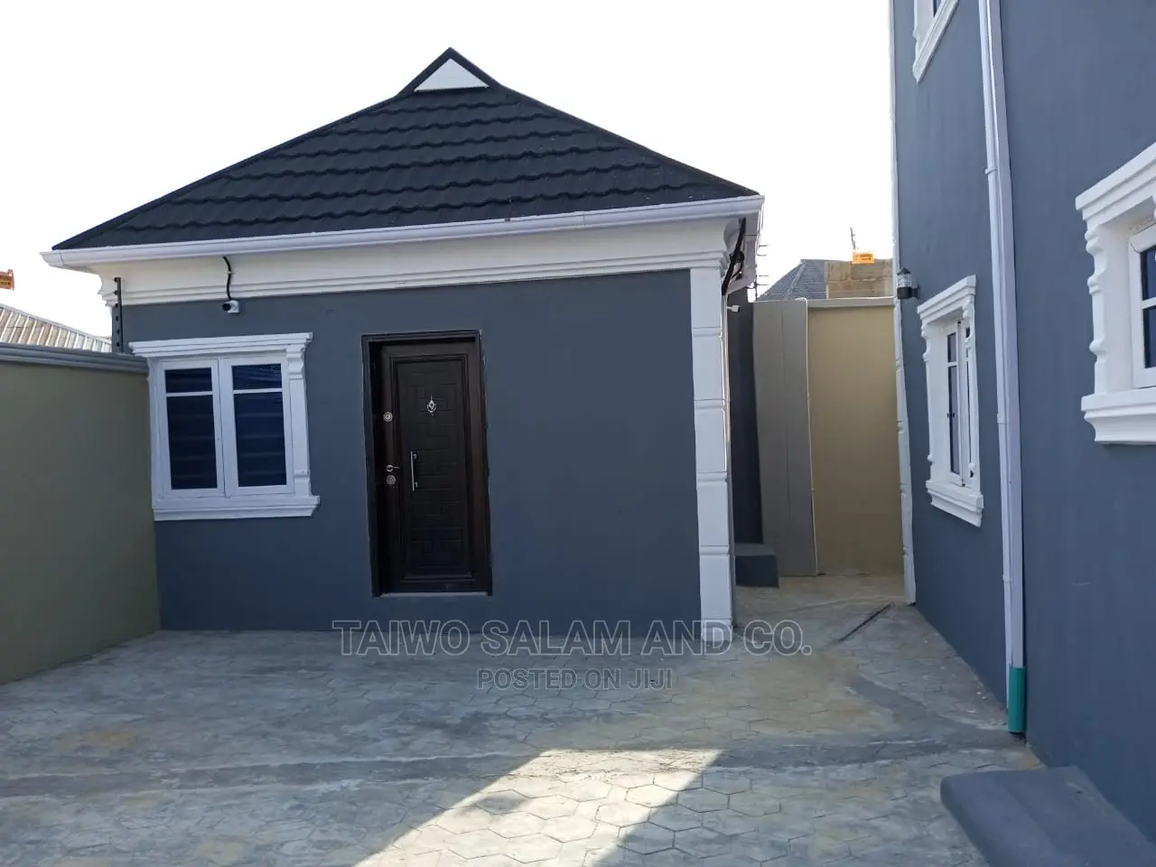 3bdrm Block of Flats in Akala Express for Sale