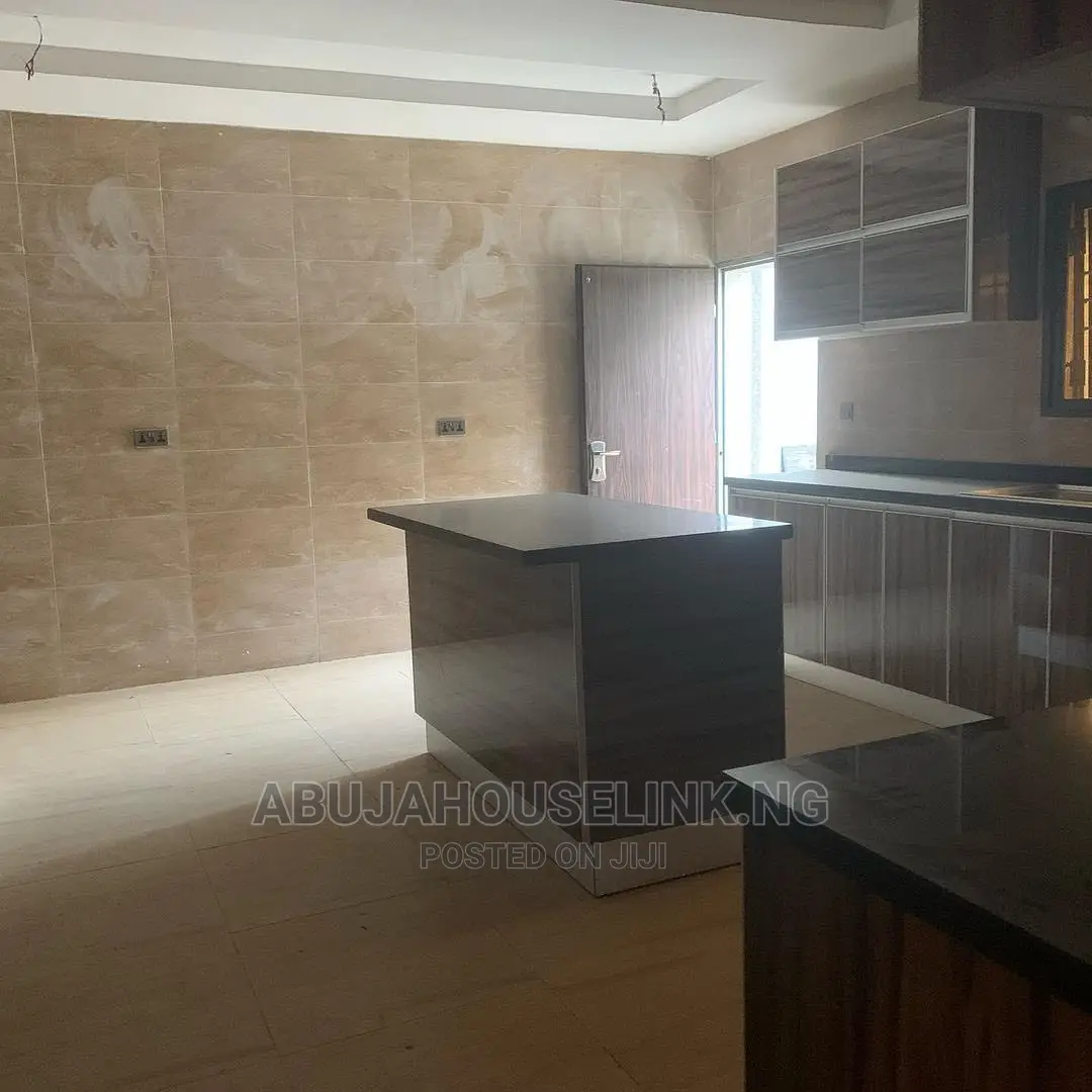 4bdrm Duplex in Gwarinpa Main for sale