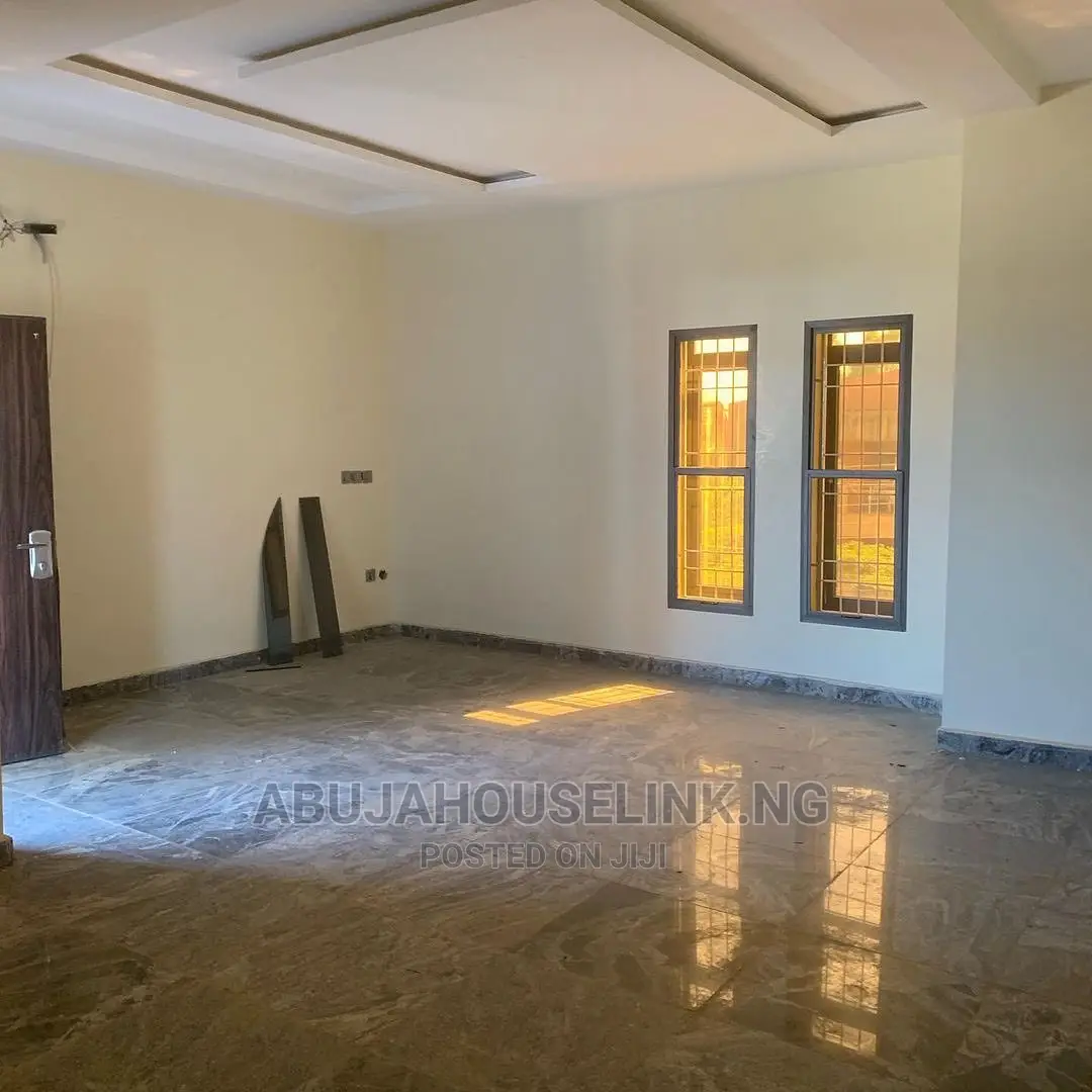 4bdrm Duplex in Gwarinpa Main for sale