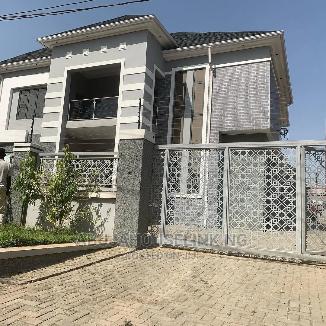 4bdrm Duplex in Gwarinpa Main for sale