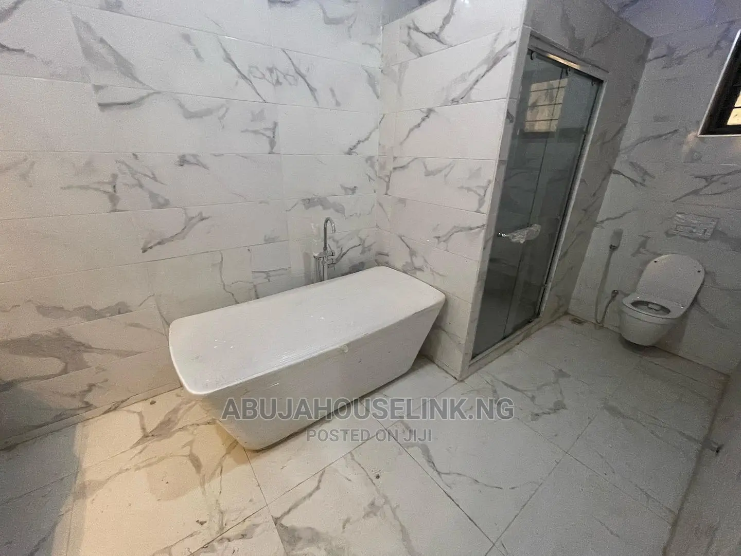 5bdrm Duplex in Guzape Abuja for sale