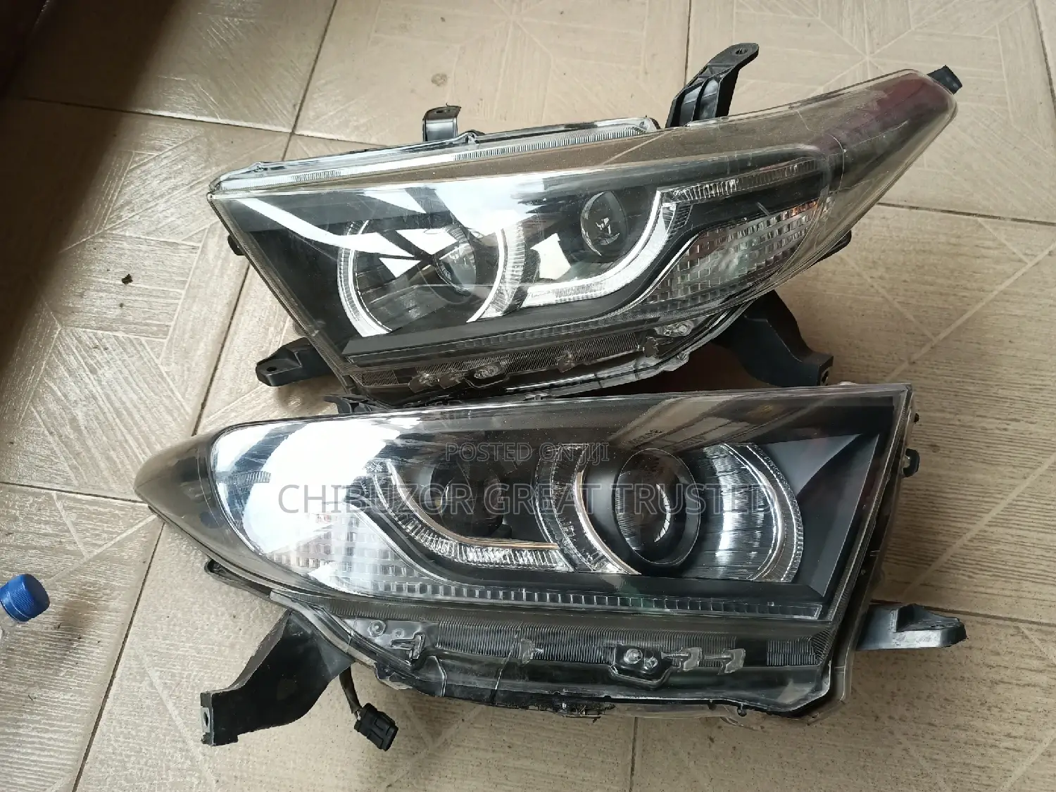 Newest Set of Headlamp Highlander 2012