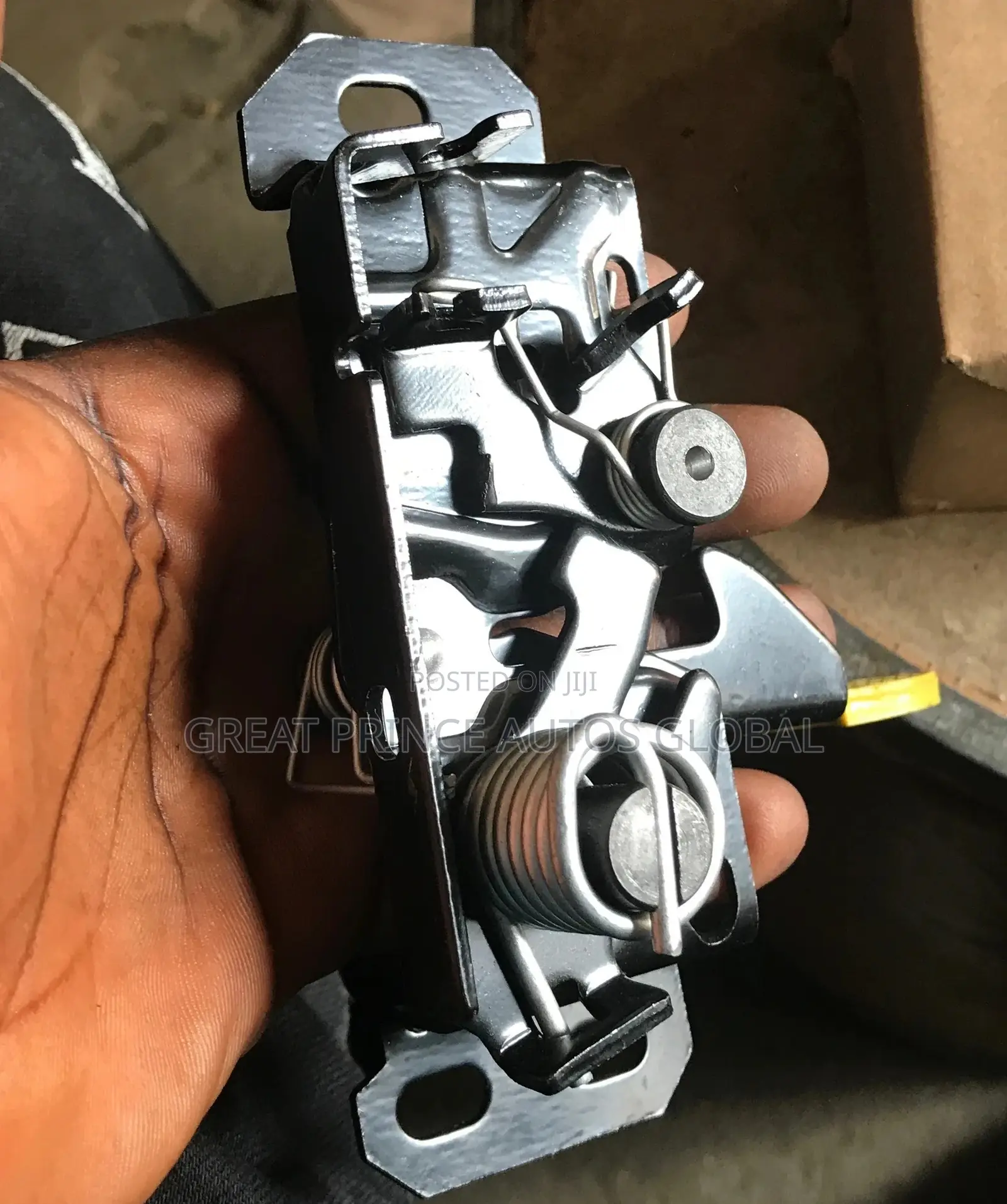 Bonnet Lock CLA /GLA 246