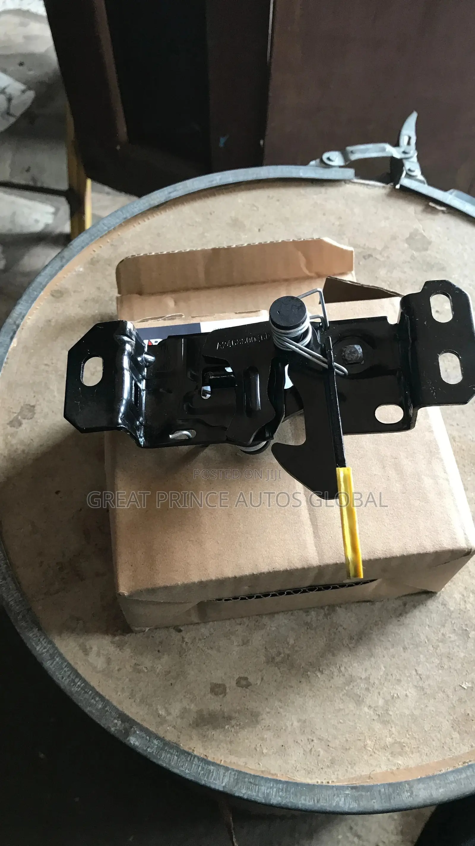 Bonnet Lock CLA /GLA 246