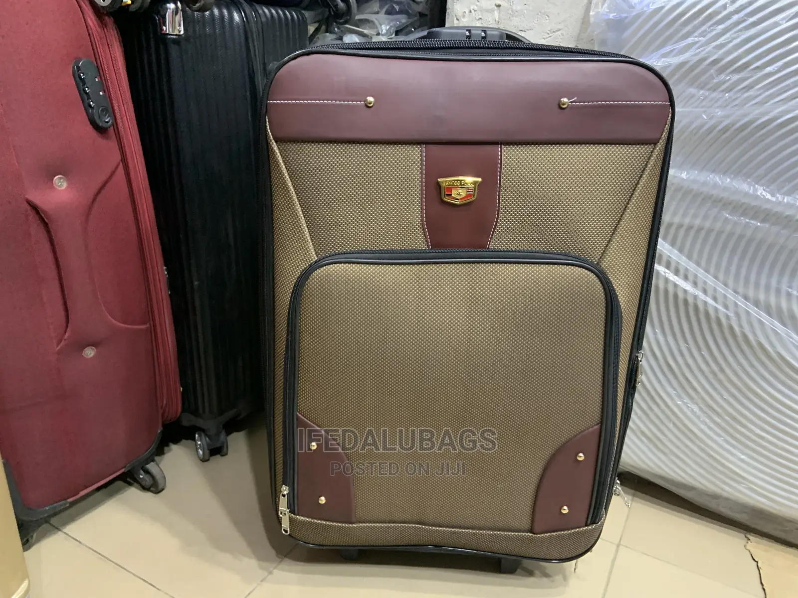 Medium Size Light Weight Traveling Luggage