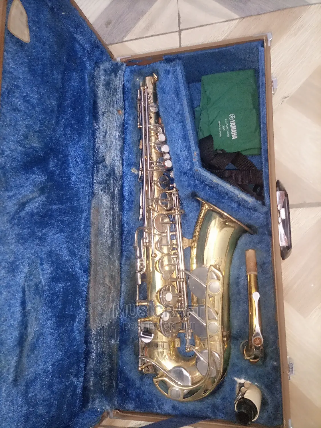 Yamaha Yas-21 Professional Saxophone