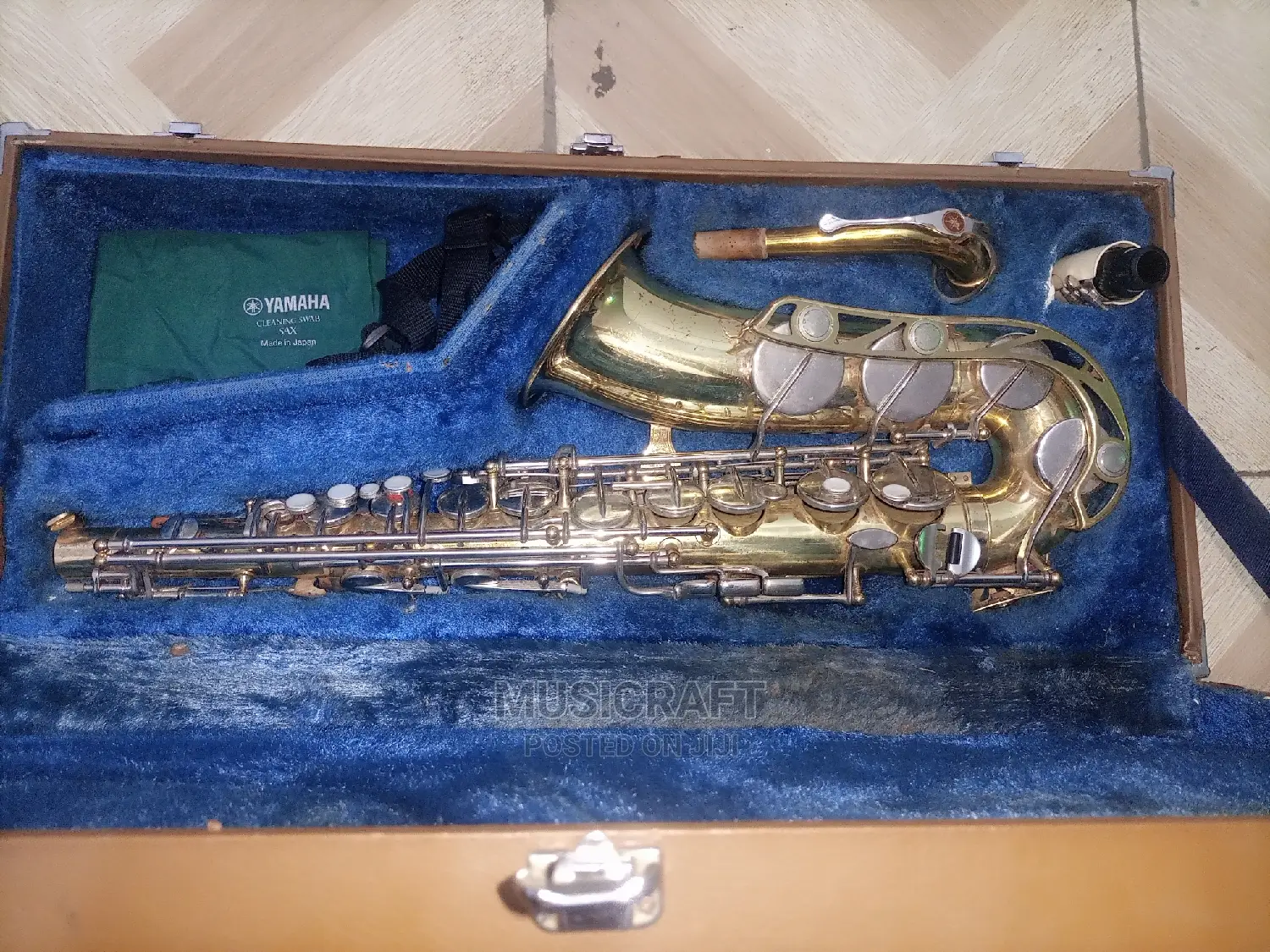 Yamaha Yas-21 Professional Saxophone