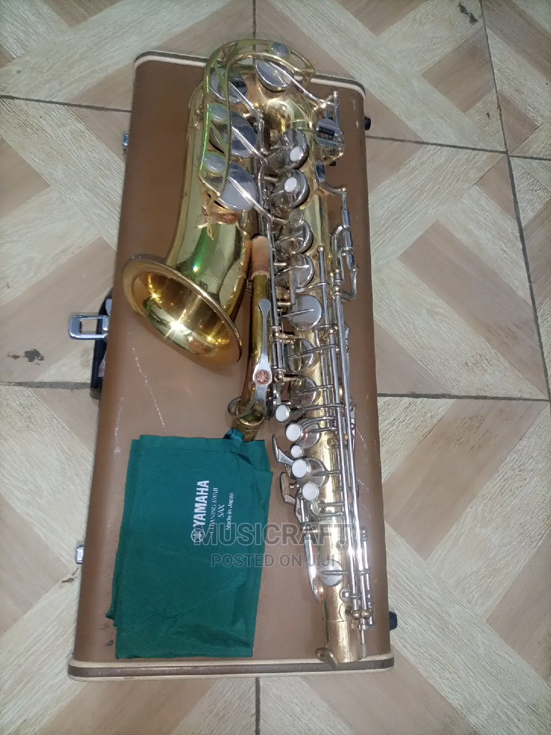 Yamaha Yas-21 Professional Saxophone