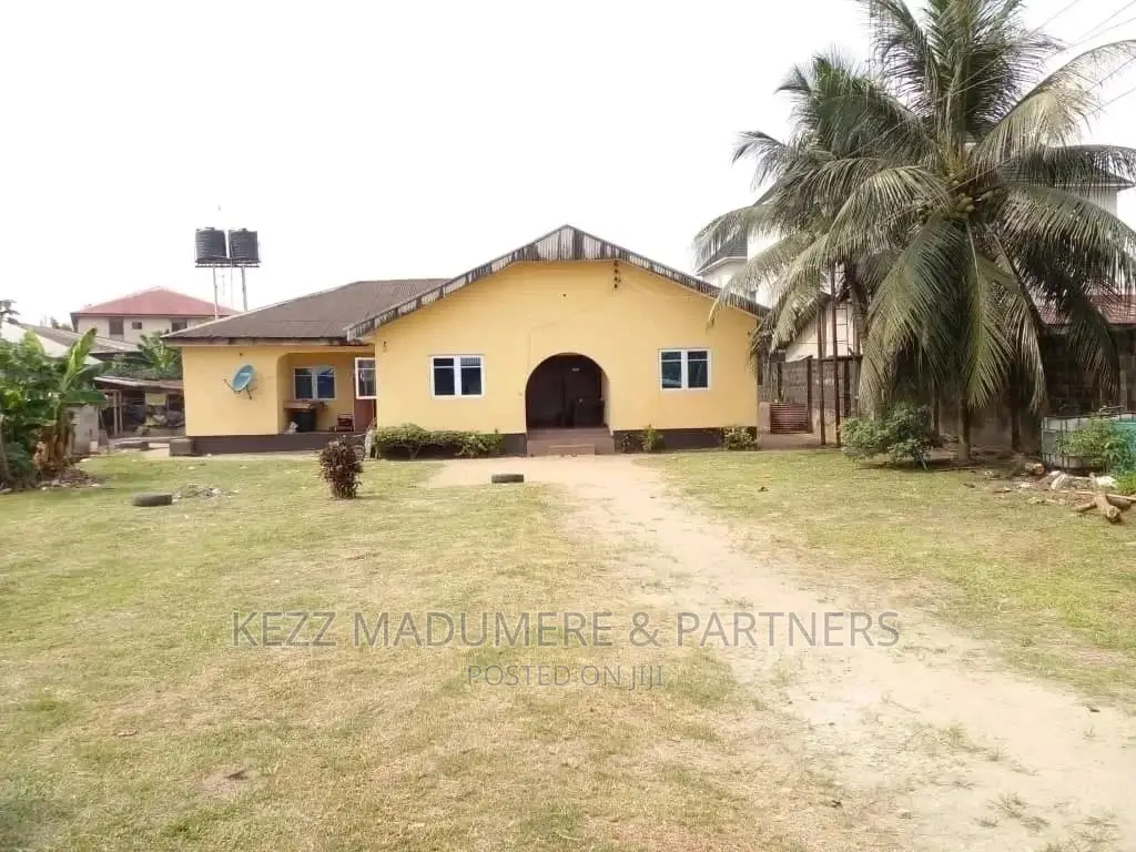 6bdrm Block of Flats in A Gated Street, for sale