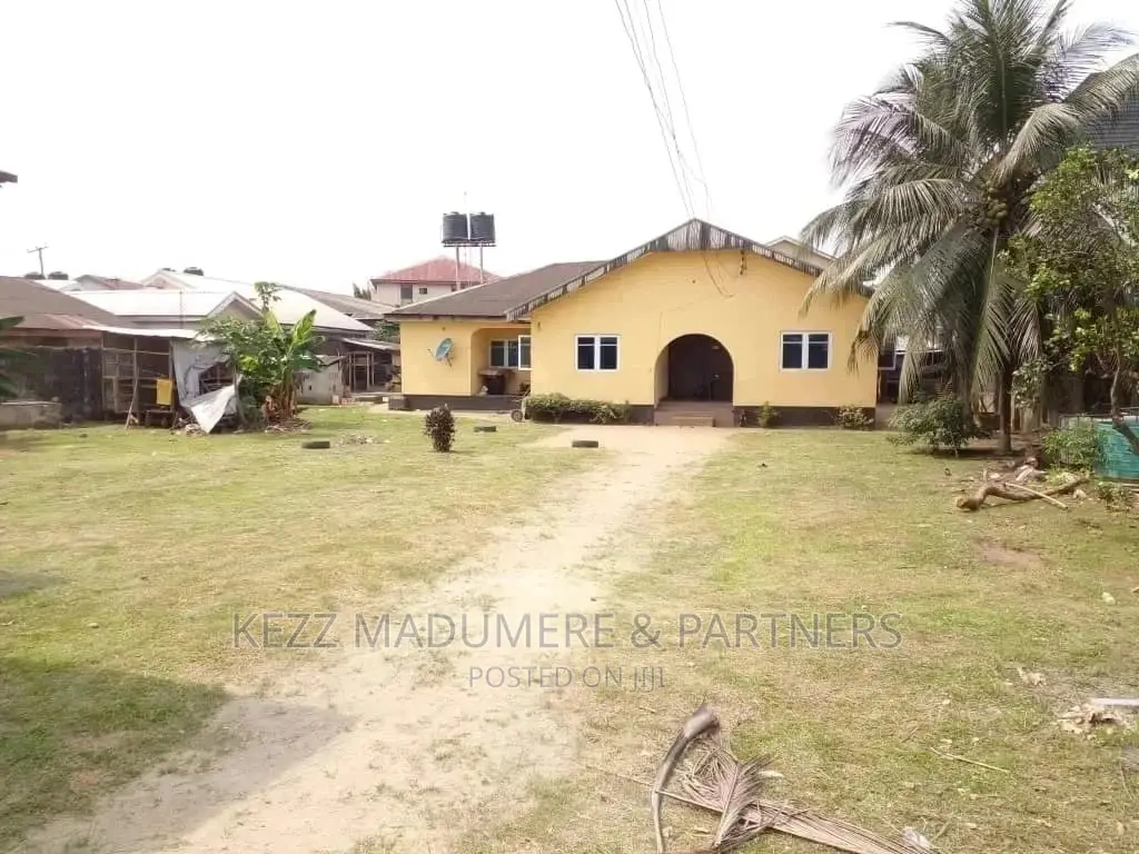 6bdrm Block of Flats in A Gated Street, for sale