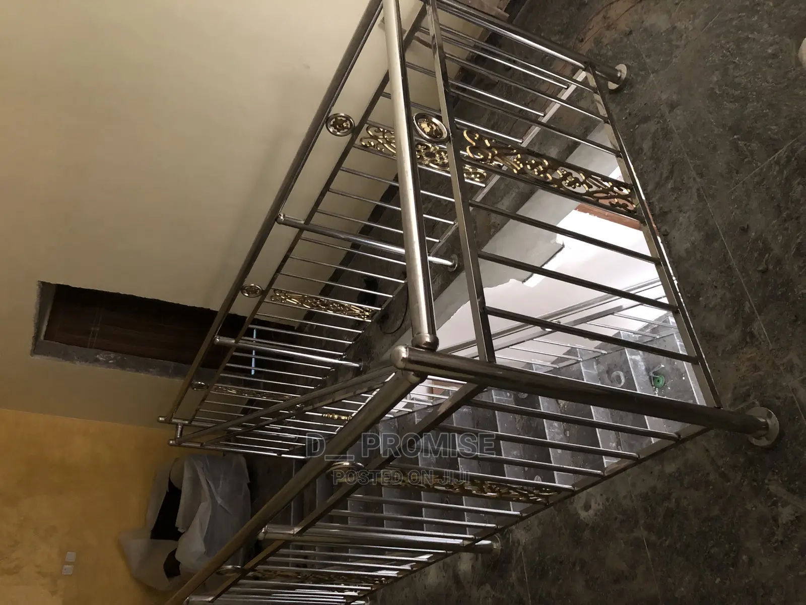 Stainless Steel Handrails With Flower Design Gold