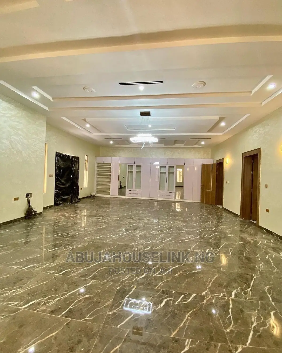 9bdrm Duplex in Maitama for sale