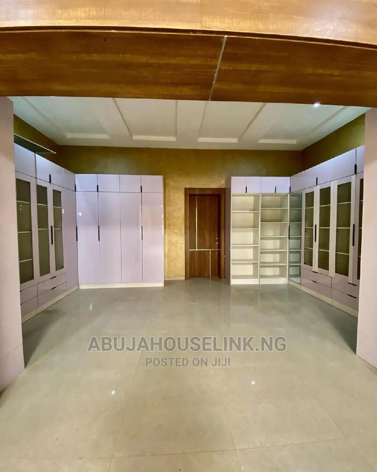 9bdrm Duplex in Maitama for sale
