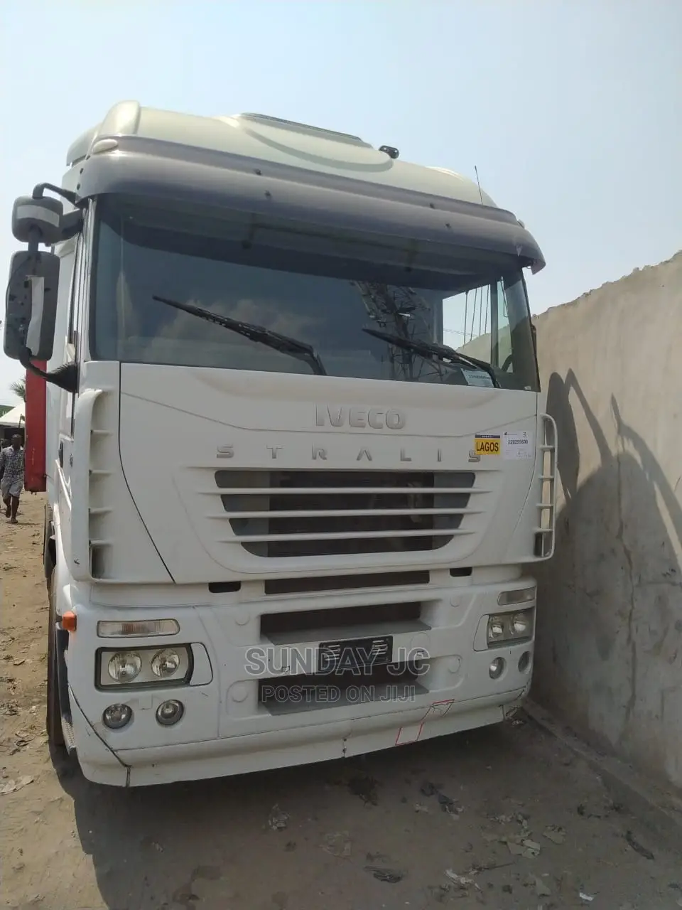 New Arrival IVECO STRALIS Six Tyrs Head Truck Superb Engine