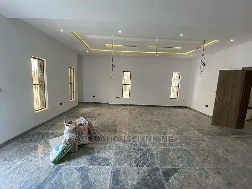 5bdrm Duplex in Asokoro Main, Guzape District for sale