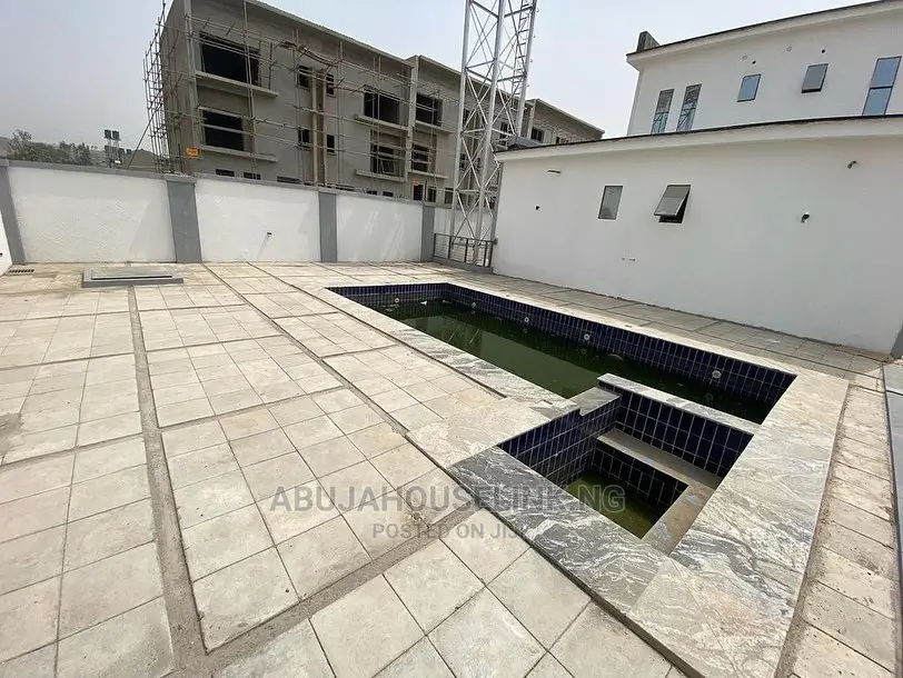 5bdrm Duplex in Asokoro Main, Guzape District for sale