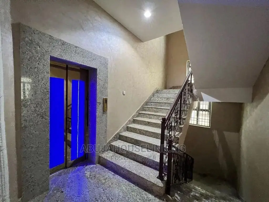 6bdrm Duplex in Asokoro Main for sale