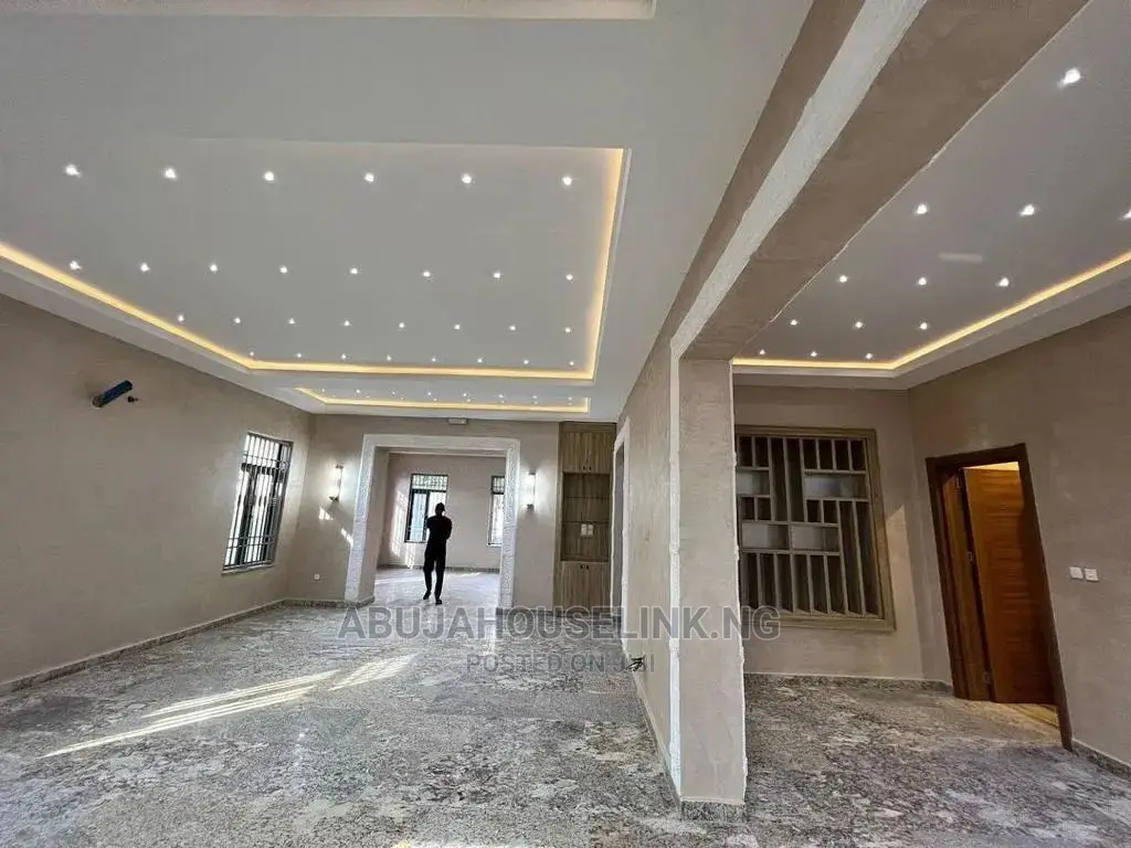 6bdrm Duplex in Asokoro Main for sale