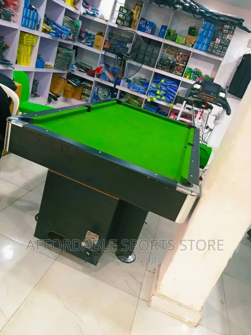 7ft Exclusive Foreign Coin Operated Snooker Table