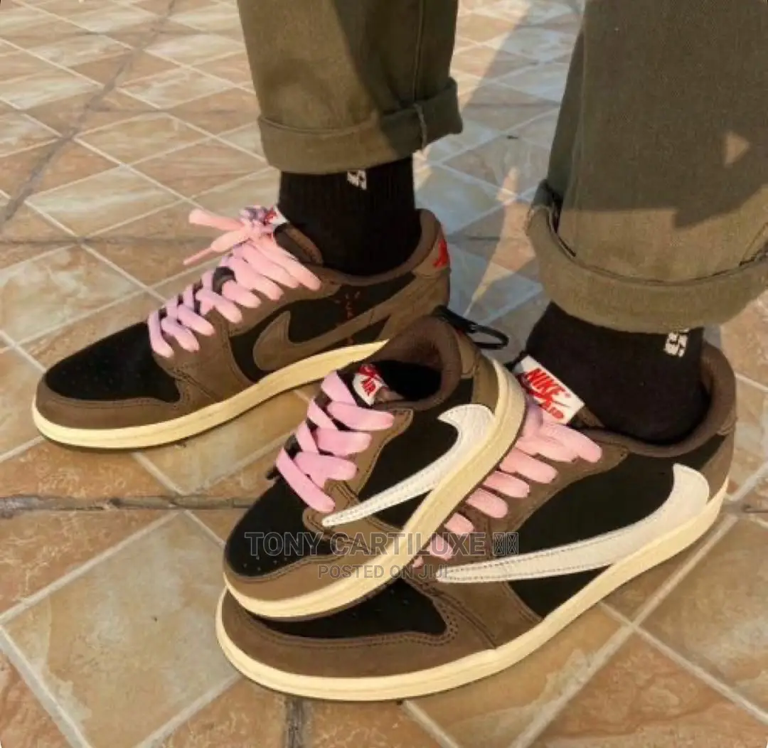 Travis Scott X Nike Air Jordan 1 Low*