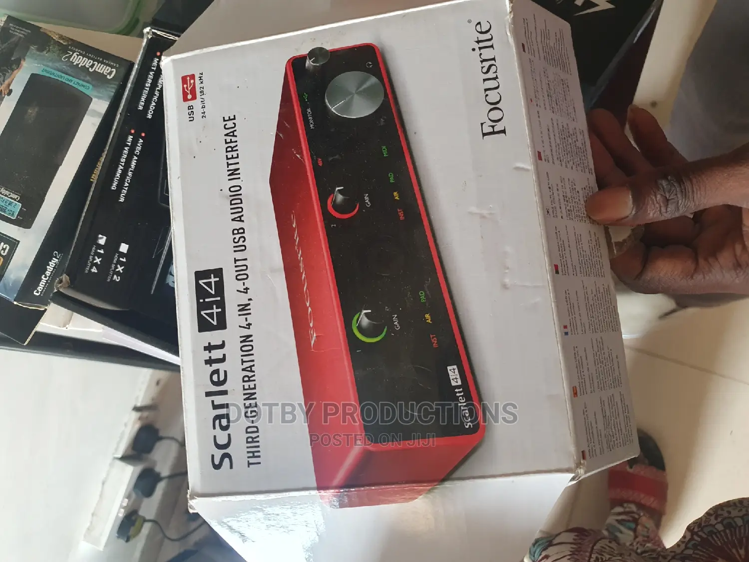 Scarlet 4i4 Focusrite USB Audio Interface. Sound Card