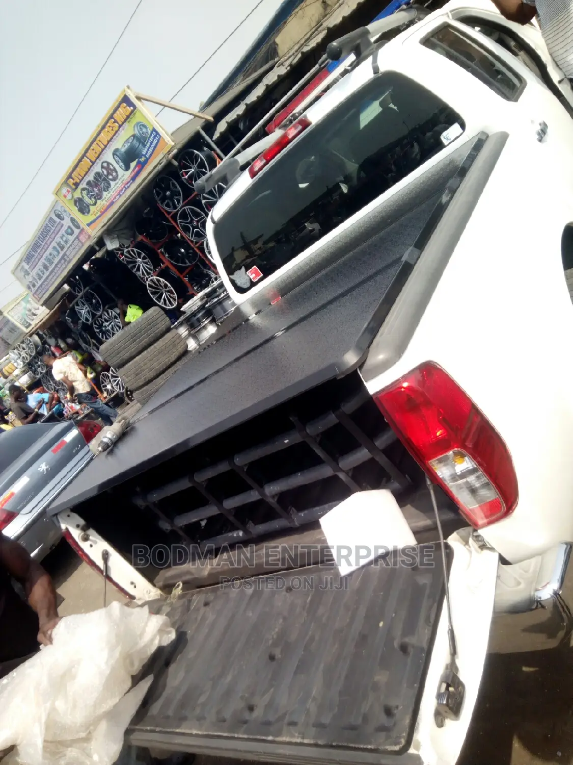 Nissan Frontier Boot Cover Fibber Folding!*