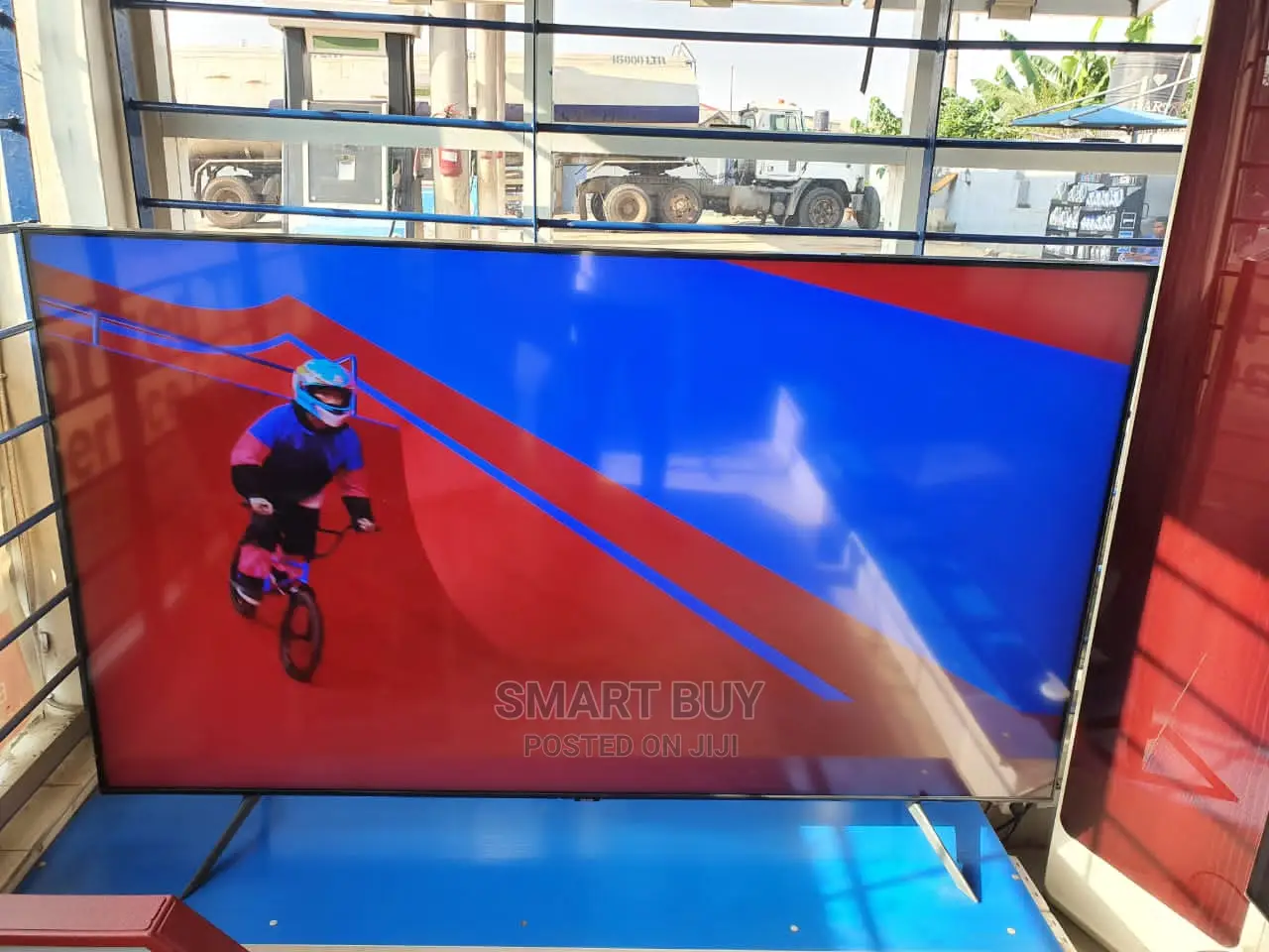 Samsung - 60" Class Q60A Series QLED UHD Smart Tizen TV