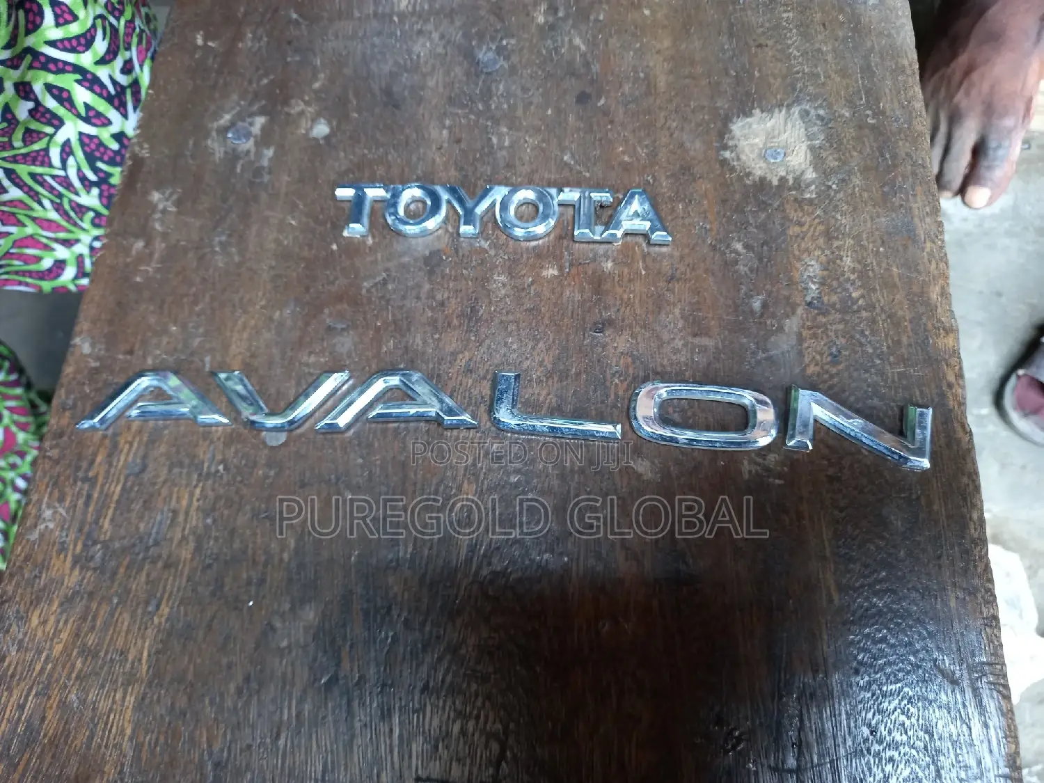 Toyota Avalon Emblems Available