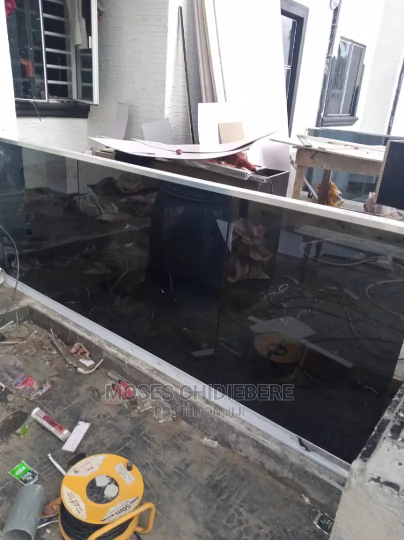 Glass Handrail (Tampered)