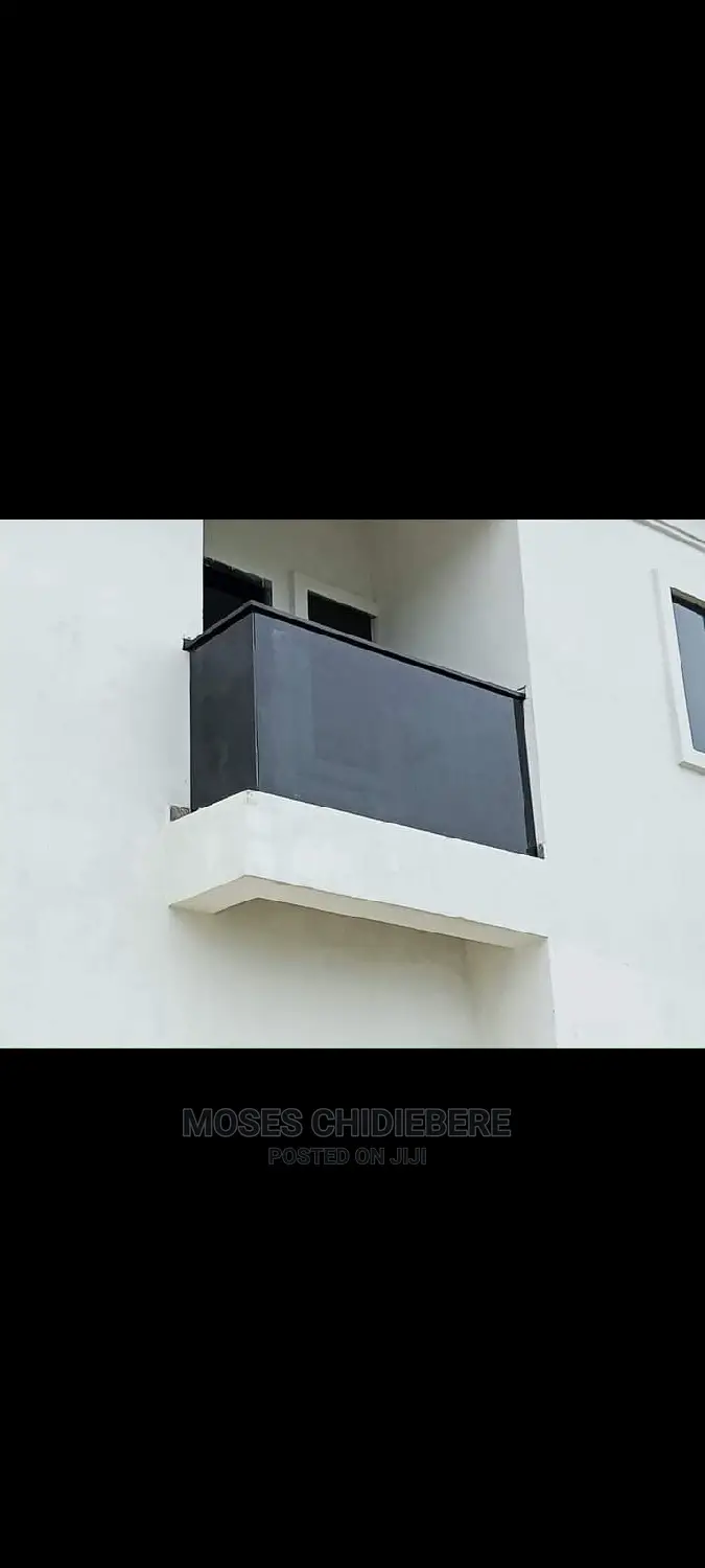 Glass Handrail (Tampered)
