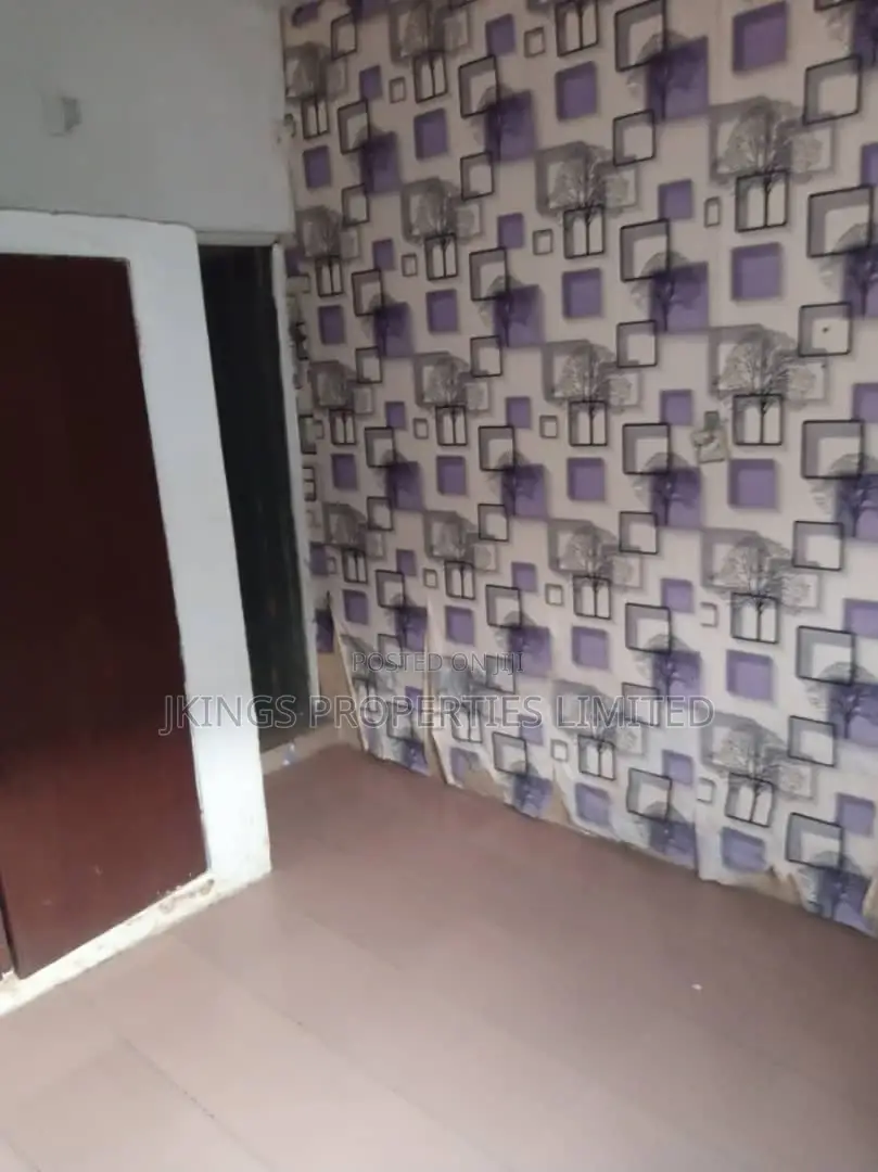 Studio Apartment in Fola Agoro for rent