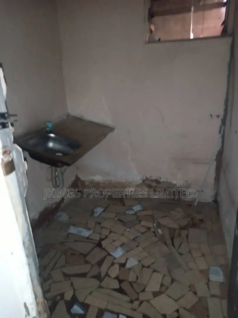 Studio Apartment in Fola Agoro for rent