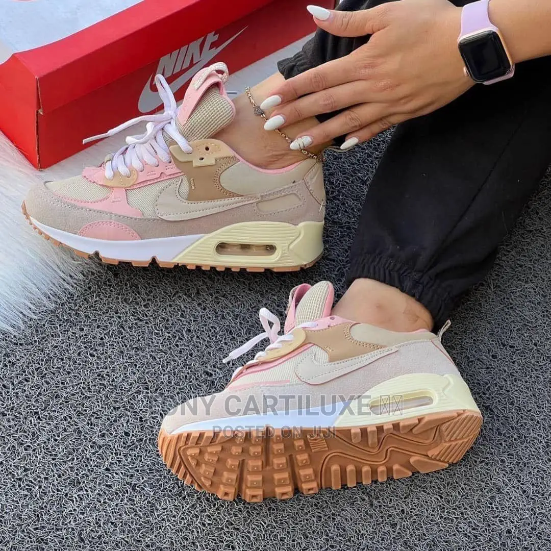 [*New*] - Nike Airmax 90 Futura Sneakers