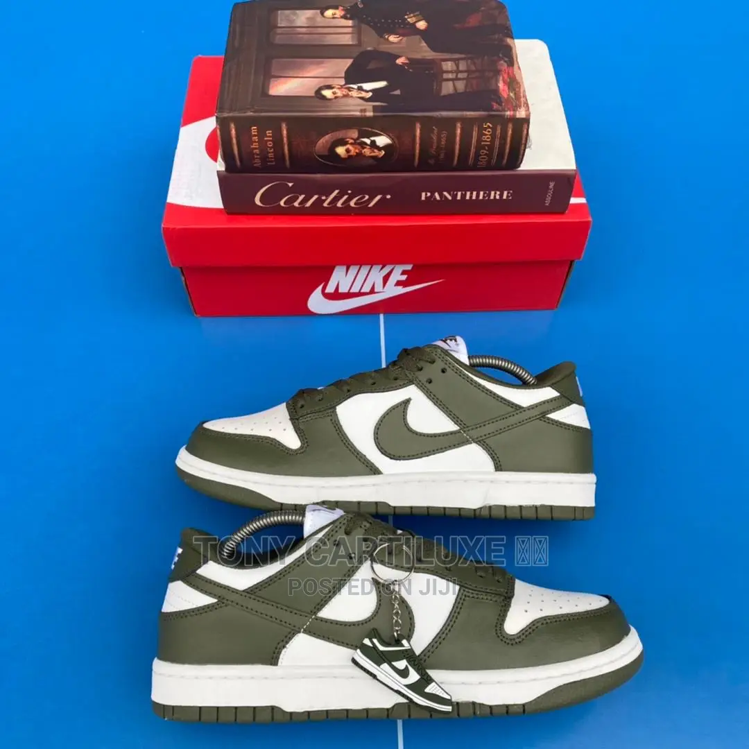Nike Sb Dunk Low Pro “ Medium Oliver