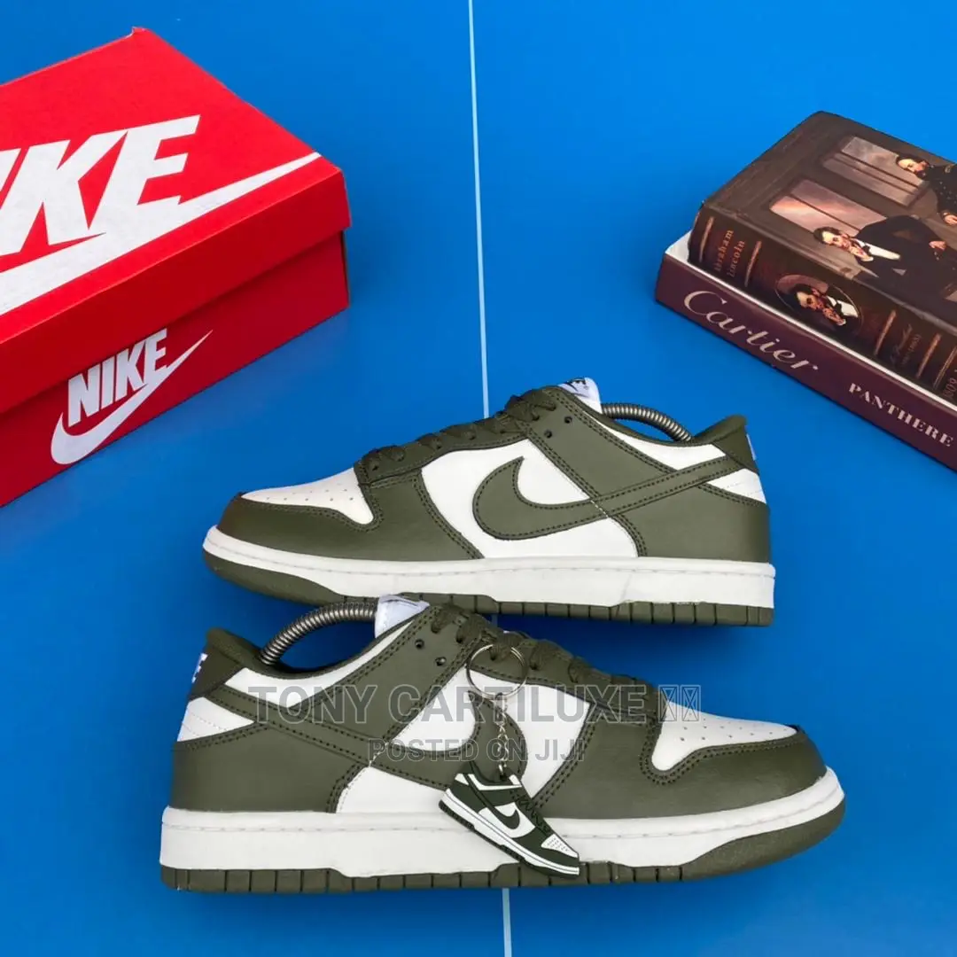 Nike Sb Dunk Low Pro “ Medium Oliver