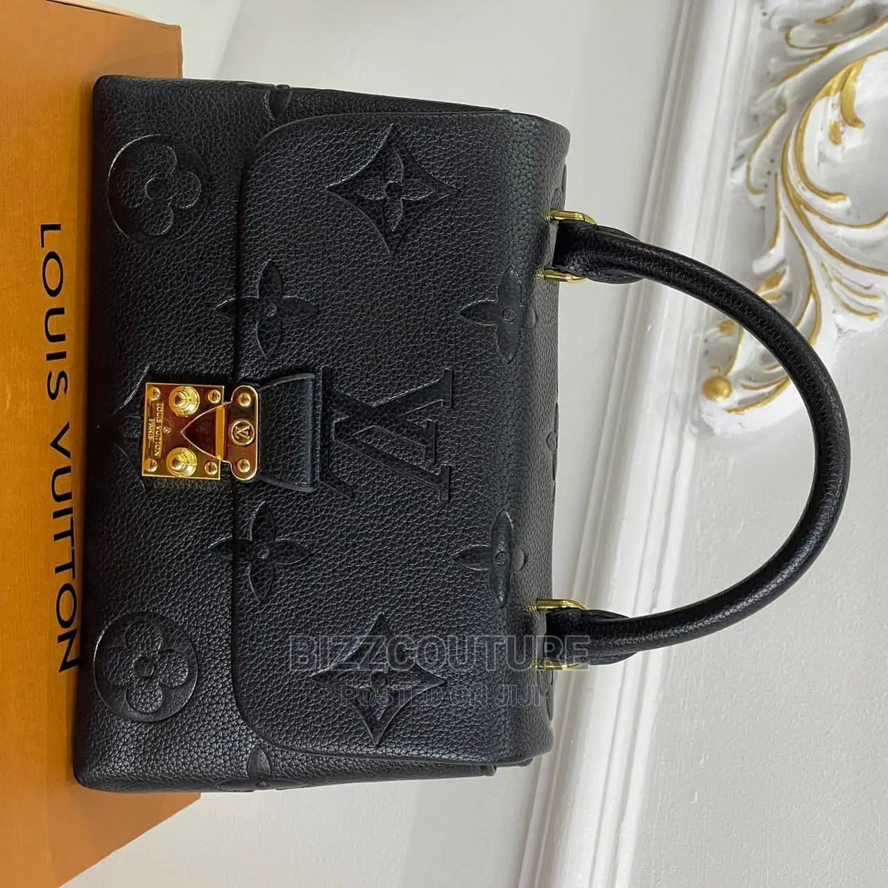 Original LOUIS VUITTON Shoulder Bags Available in Store