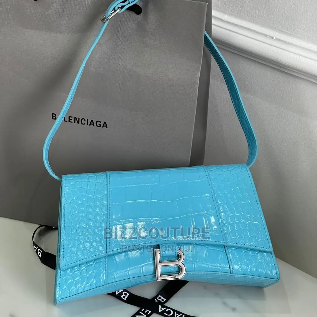 Original BOTTEGA VENETA Shoulder Bags Available in Store