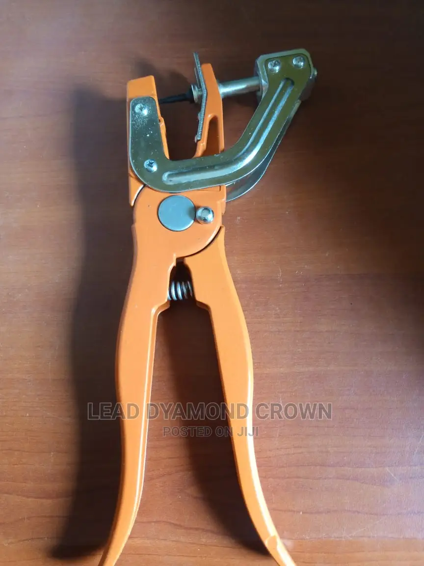 Cow/Cattles/Goats/Sheep Ear Tag Applicator Machine