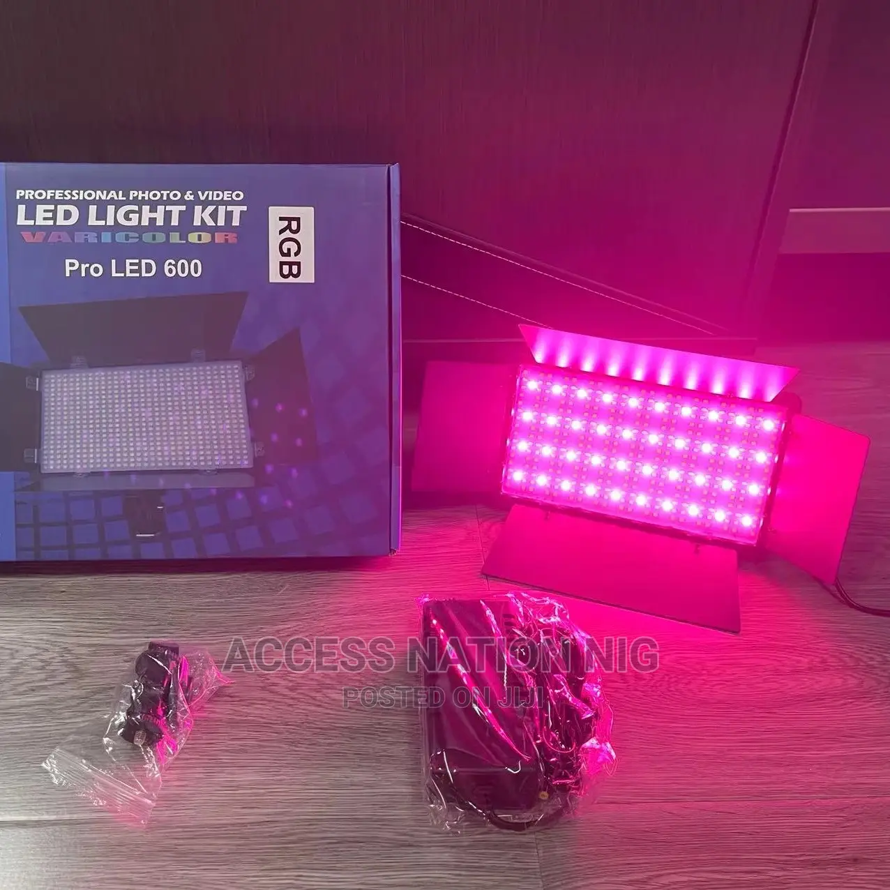 Pro Led 600 Professional Photo and Video Led Light Kit